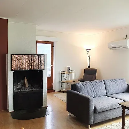 Holiday home Romslig Kystperle Med Sjel I Skulsfjord *