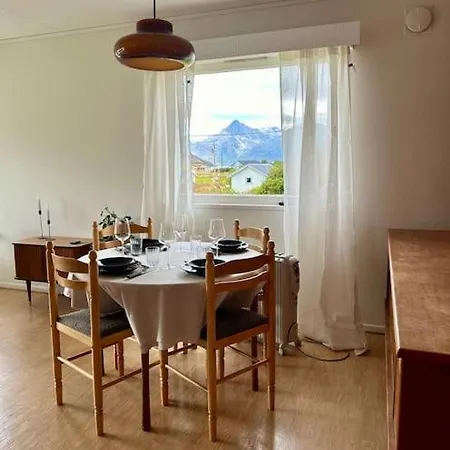 Romslig Kystperle Med Sjel I Skulsfjord * Tromso