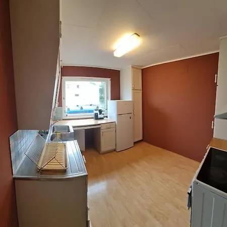 Romslig Kystperle Med Sjel I Skulsfjord *