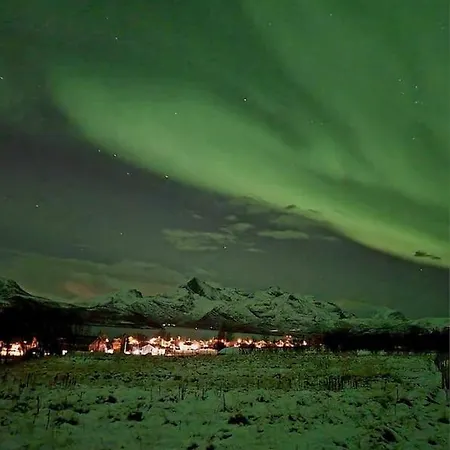 Romslig Kystperle Med Sjel I Skulsfjord Дом отдыха *