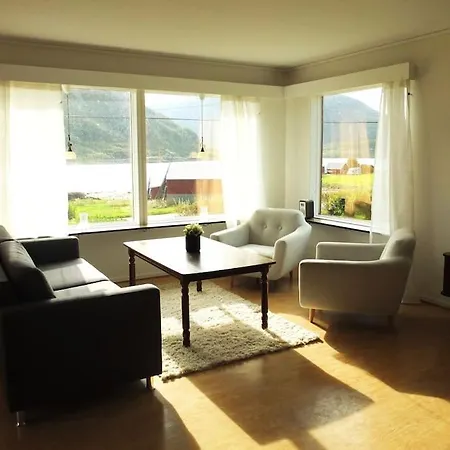 Holiday home Romslig Kystperle Med Sjel I Skulsfjord Tromso