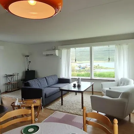 Romslig Kystperle Med Sjel I Skulsfjord * Tromsø