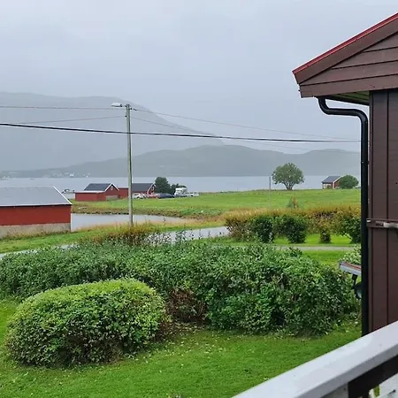 Romslig Kystperle Med Sjel I Skulsfjord Semesterbostad Tromsø
